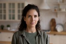 vrouw heeft wel of geen schildklier-probleem