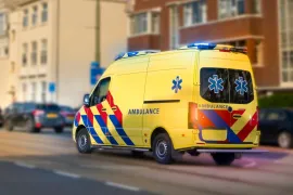 kind naar het ziekenhuis met ambulance