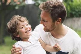 man en kind hebben wel of niet een voorhuid die strak is of vastzit achter de eikel